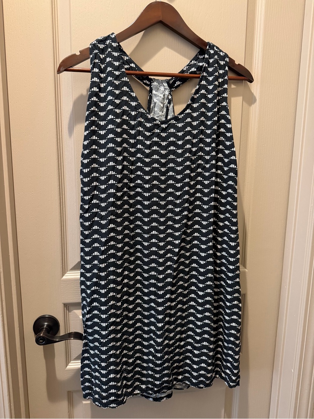 Old Navy Black and White Chevron Sleeveless Dress